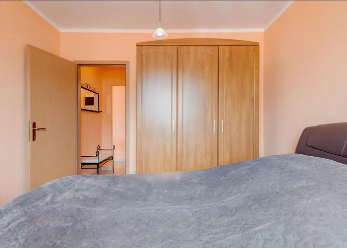 The Best Old Town View Apartment, 5 Min Walk, Parking