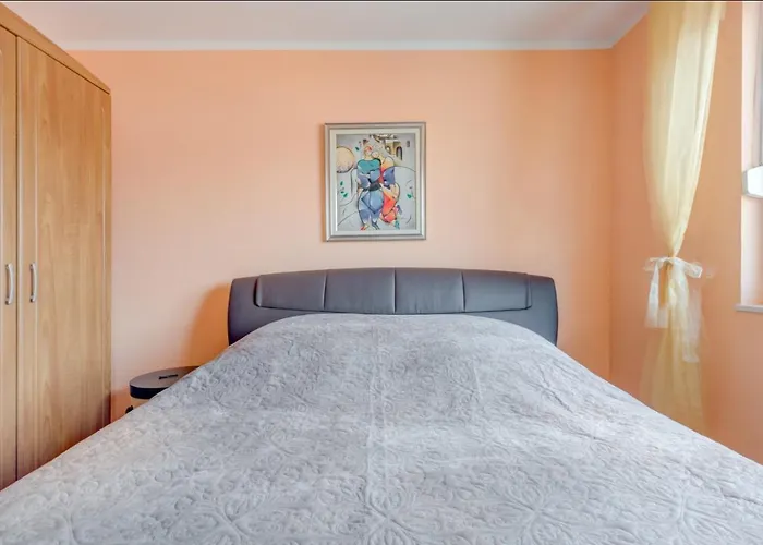 The Best Old Town View Apartment, 5 Min Walk, Parking