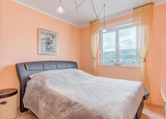 The Best Old Town View Apartment, 5 Min Walk, Parking