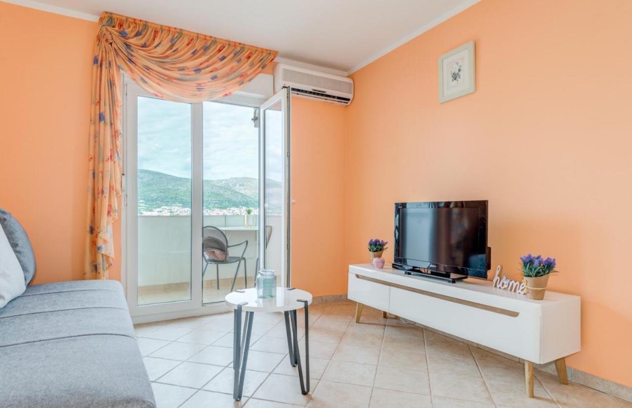 Apartment The Old Town View Apartment, 5 Min Walk, Parking Trogir