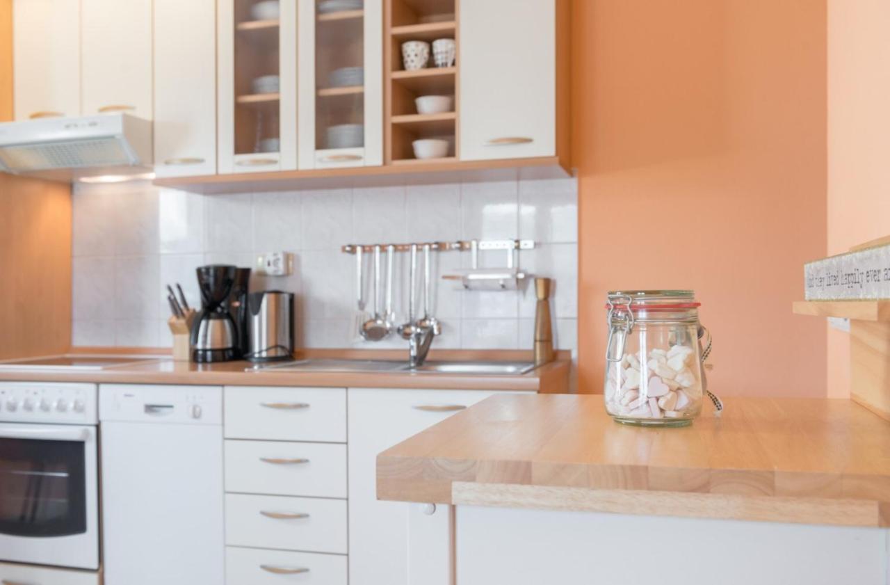 The Old Town View Apartment, 5 Min Walk, Parking Apartment