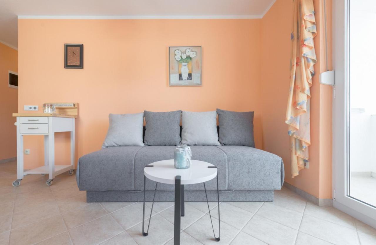 The Old Town View Apartment, 5 Min Walk, Parking Apartment Trogir