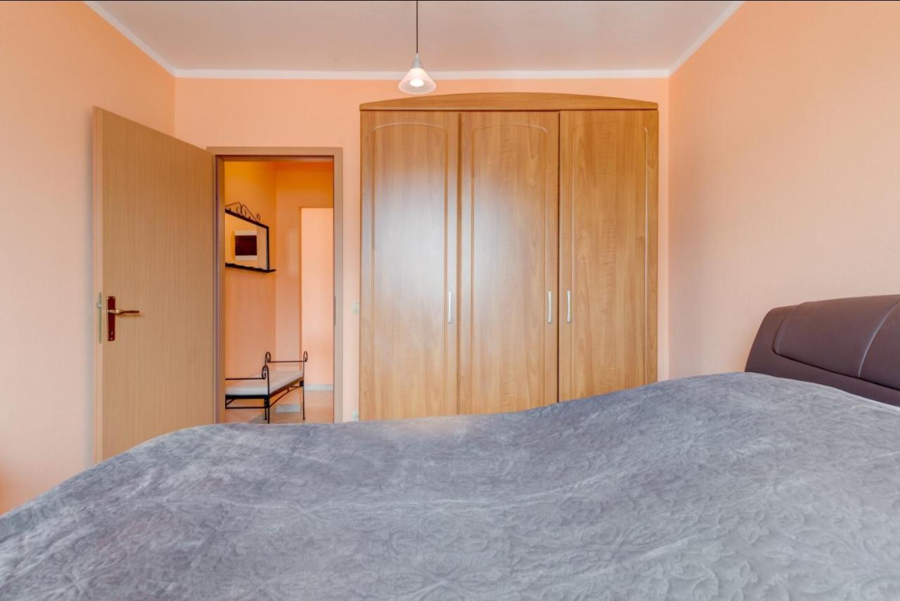 The Old Town View Apartment, 5 Min Walk, Parking