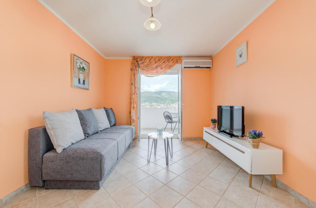 The Old Town View Apartment, 5 Min Walk, Parking