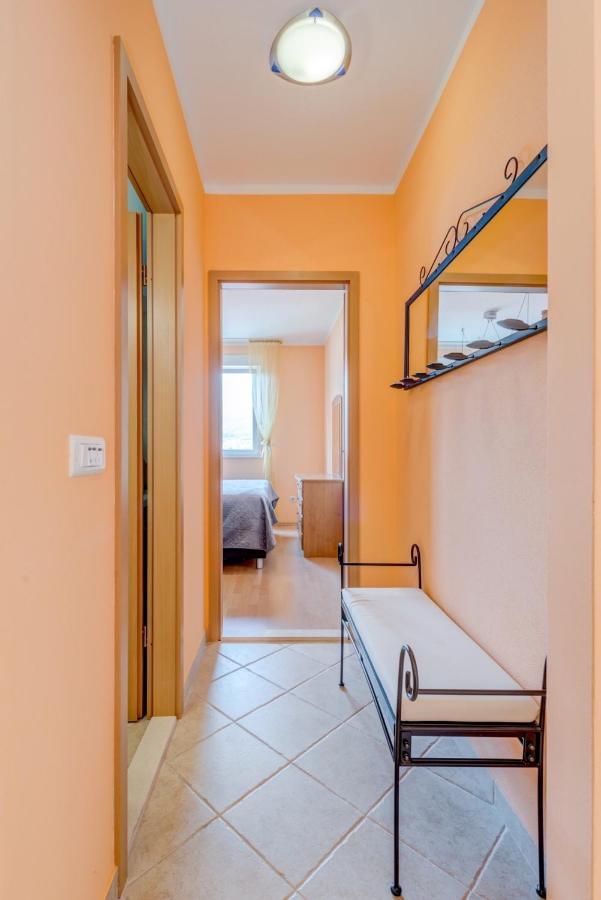 The Old Town View Apartment, 5 Min Walk, Parking *